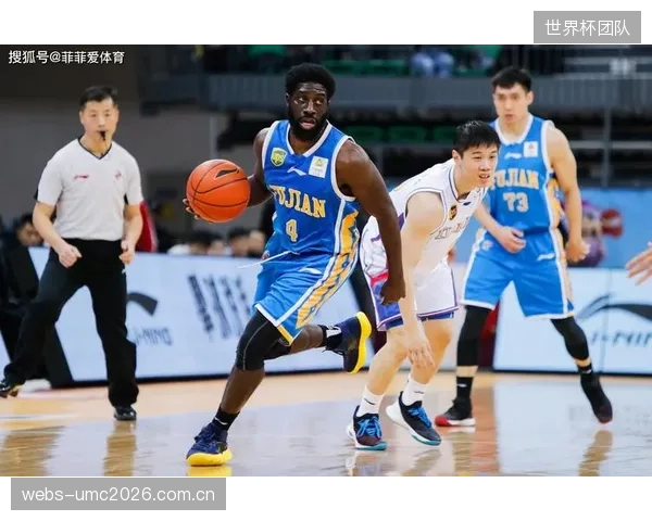 赫洛热克的身高优势可作为禁区高点,为球队提供战术B方案。 赫洛热克的身高优势可作为禁区高点,为球队提供战术B方案。
